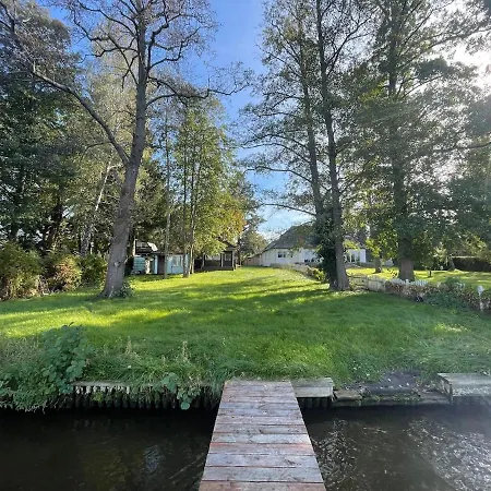 ヴィラ Idyllisches, Neu Renoviertes Haus Mit Steg Am ベルリン