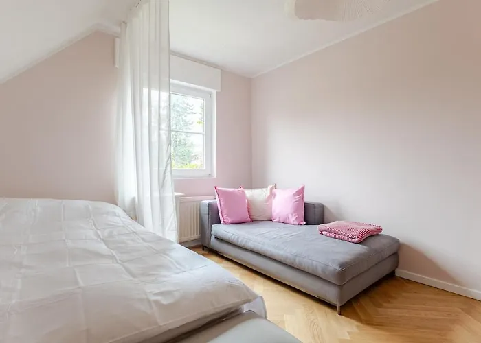 ヴィラ Idyllisches, Neu Renoviertes Haus Mit Steg Am